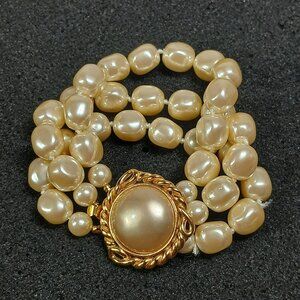 Carolee Triple Strand Faux Pearl Bracelet 7” Gold Clasp 53.3g 70s 80s